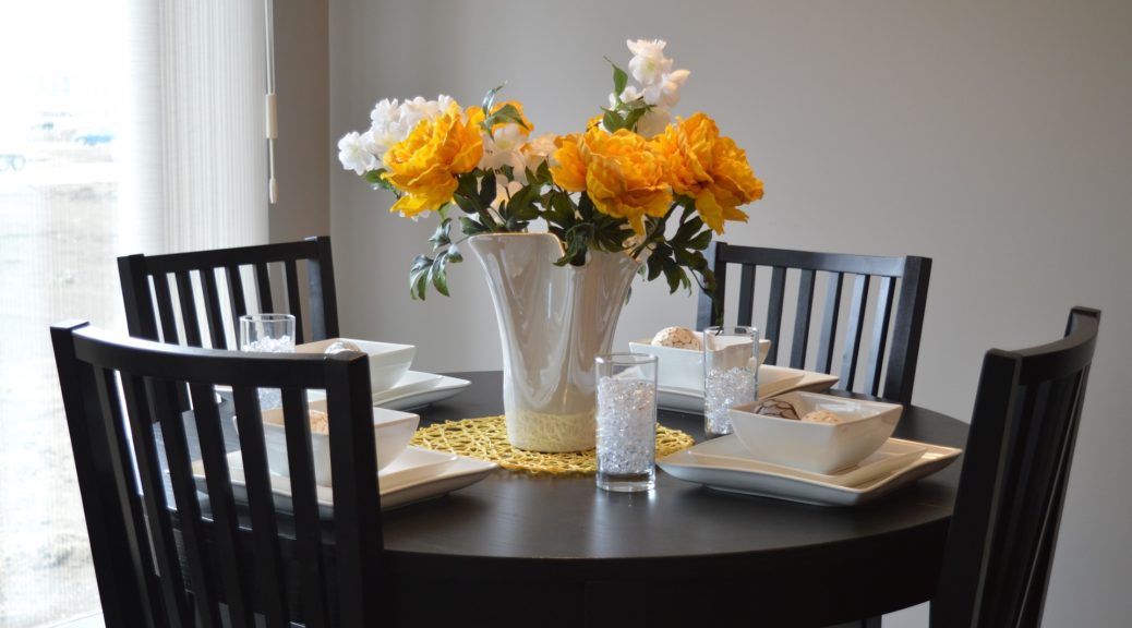 Choosing The Perfect Dining Table, Dining Table Flowers Uk